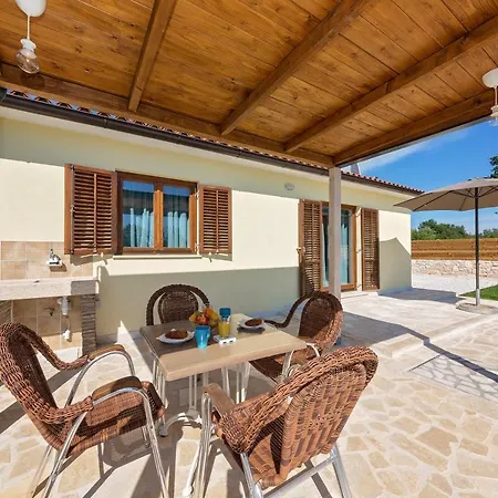 Apartament Casa Vita Muntrilj *