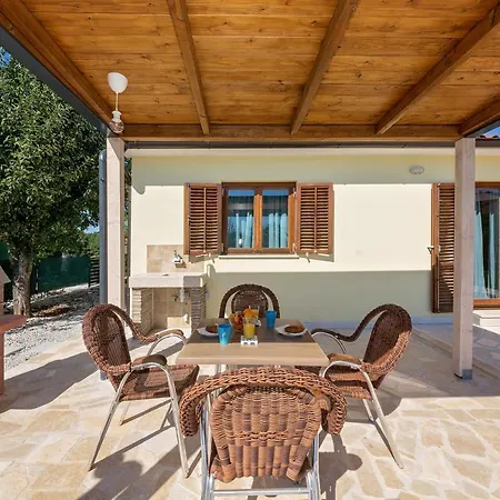 Casa Vita Muntrilj Appartement